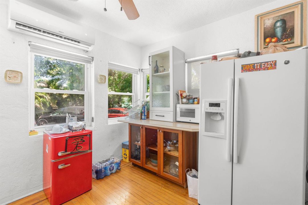 8-web-or-mls-2221 Fillmore St, Hollywood
