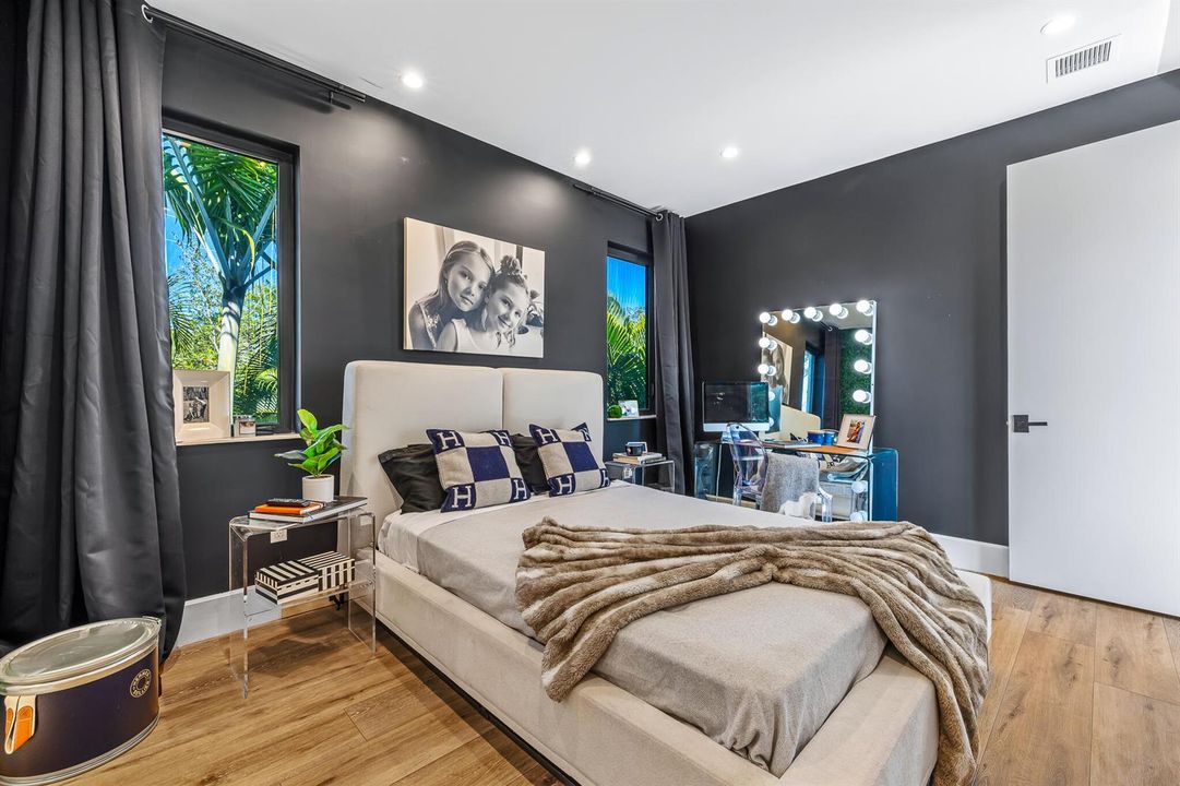 549 NE 10th Ave Fort Lauderdale_MLS-41