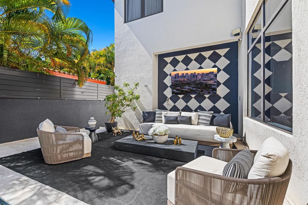 549 NE 10th Ave Fort Lauderdale_MLS-3