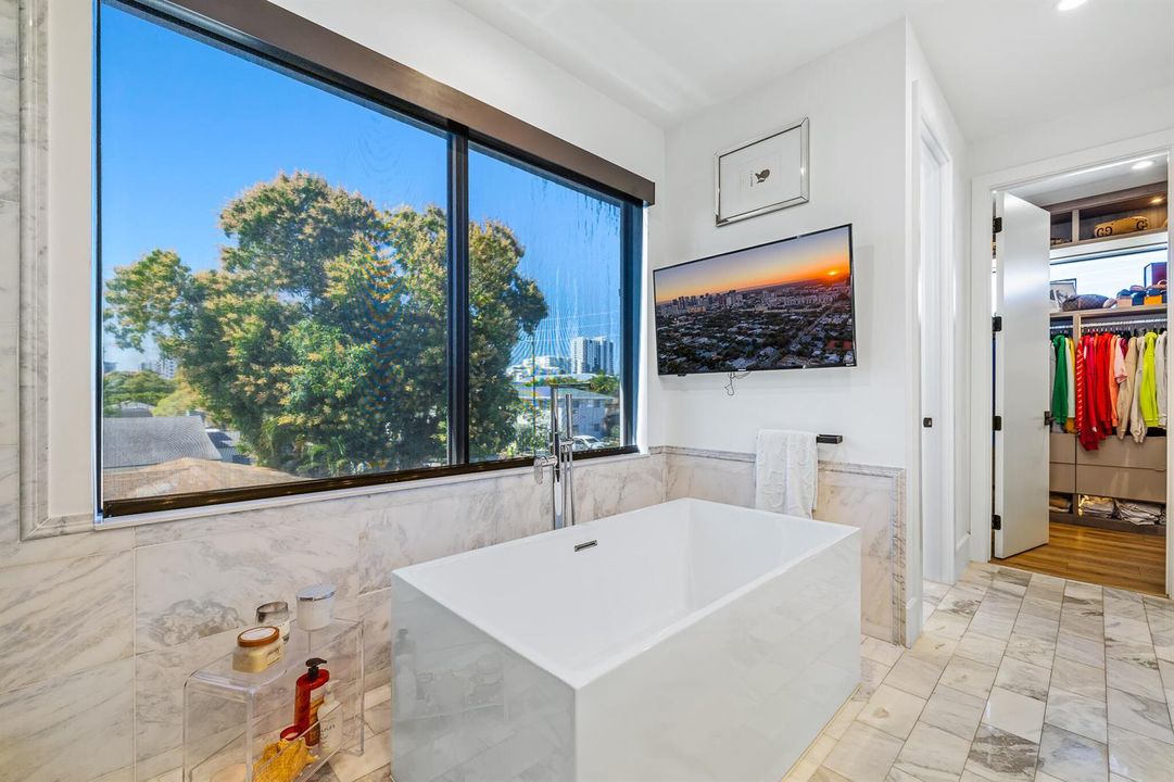 549 NE 10th Ave Fort Lauderdale_MLS-47
