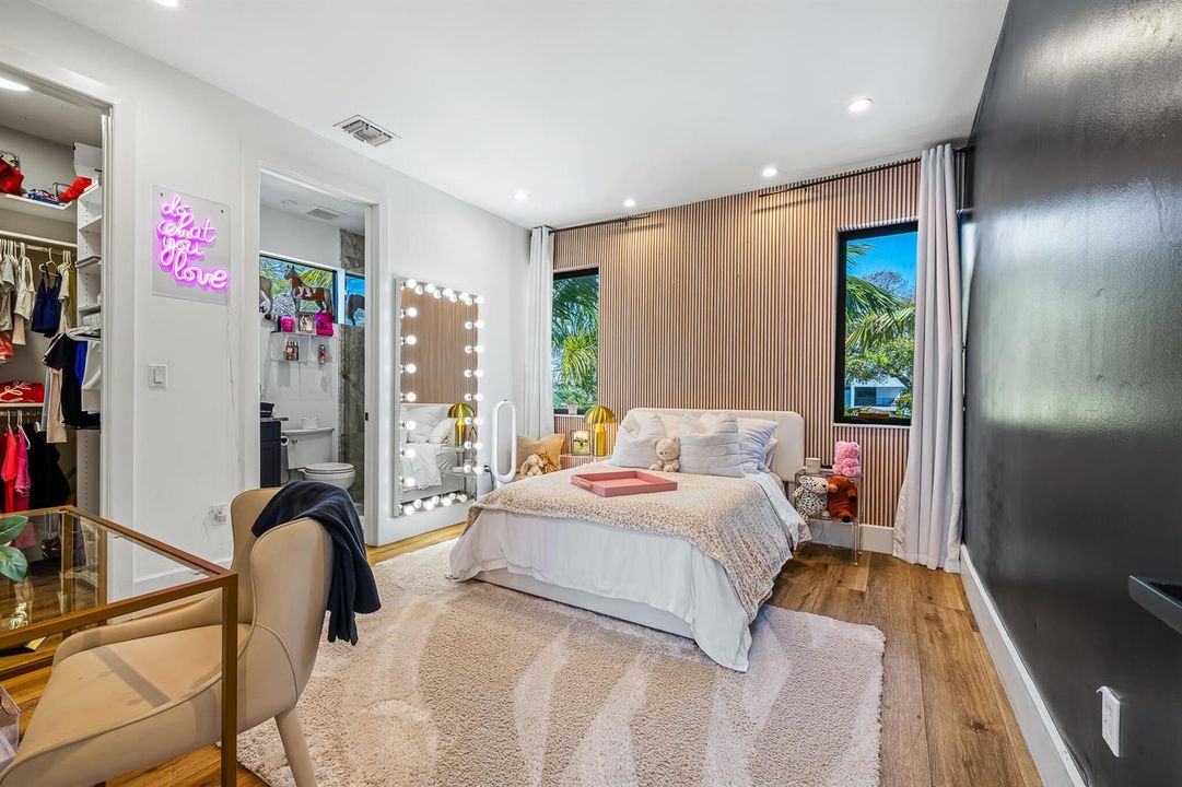 549 NE 10th Ave Fort Lauderdale_MLS-33