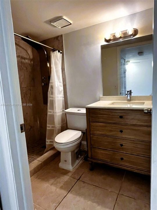 For Sale: $286,000 (2 beds, 2 baths, 958 Square Feet)