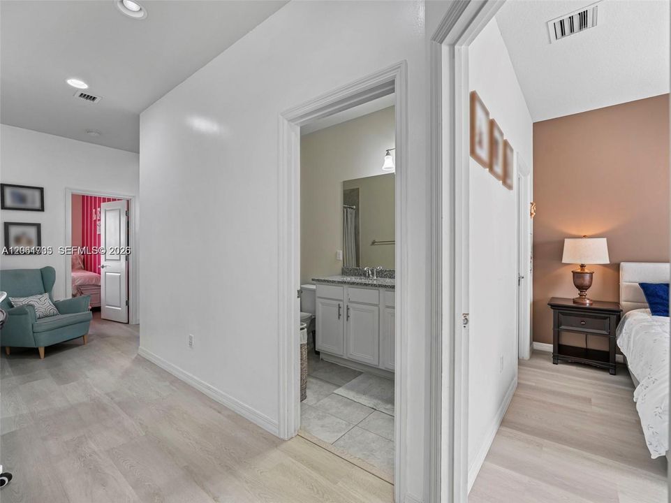 В аренду: $4,300 (3 спален, 2 ванн, 1768 Квадратных фут)