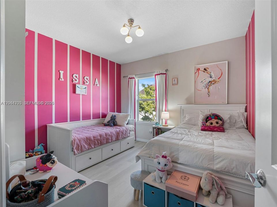 В аренду: $4,300 (3 спален, 2 ванн, 1768 Квадратных фут)