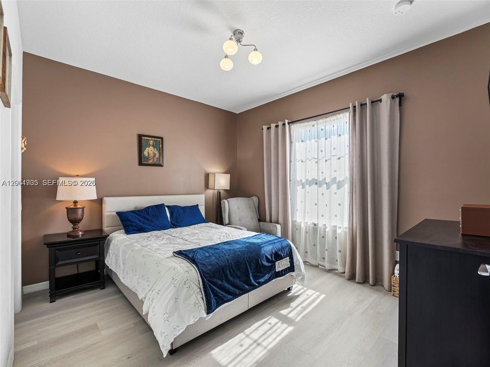 В аренду: $4,300 (3 спален, 2 ванн, 1768 Квадратных фут)