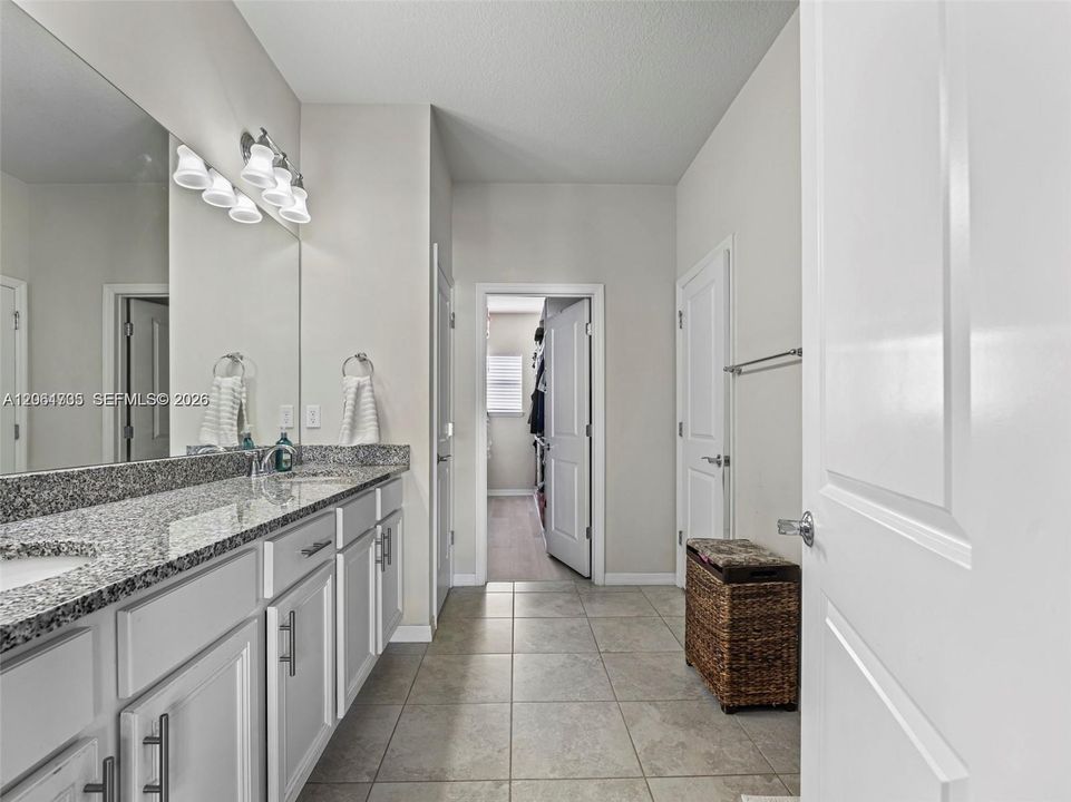 В аренду: $4,300 (3 спален, 2 ванн, 1768 Квадратных фут)