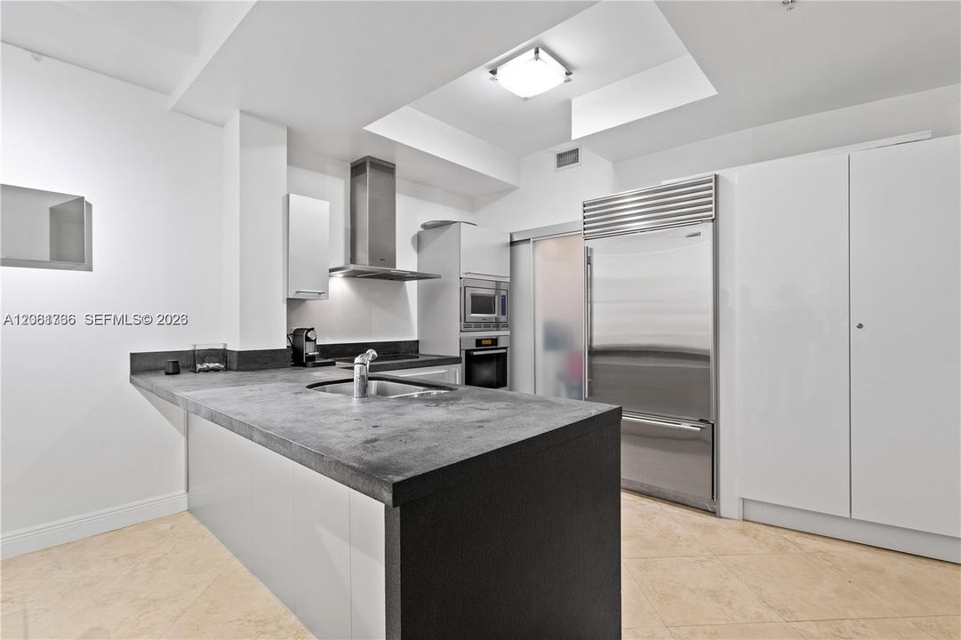 В аренду: $4,850 (1 спален, 1 ванн, 958 Квадратных фут)