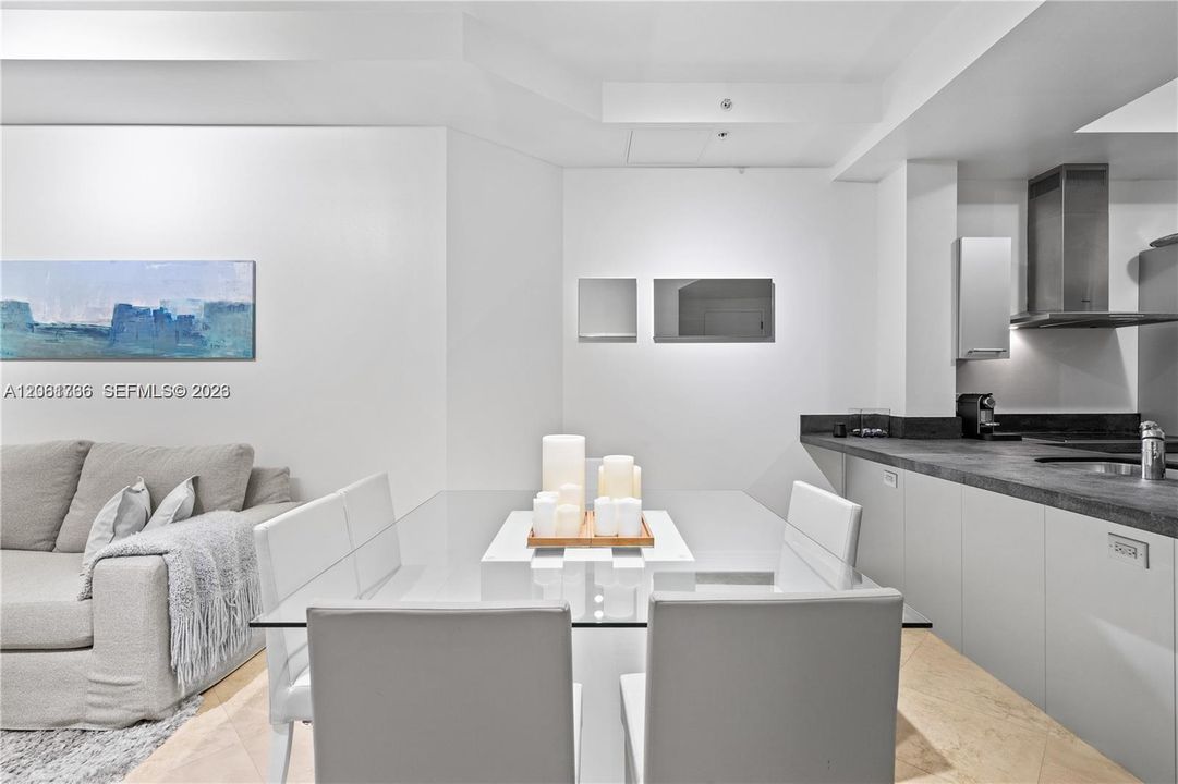 В аренду: $4,850 (1 спален, 1 ванн, 958 Квадратных фут)
