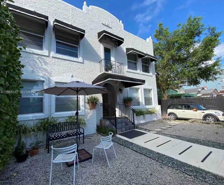 В аренду: $2,375 (2 спален, 1 ванн, 0 Квадратных фут)
