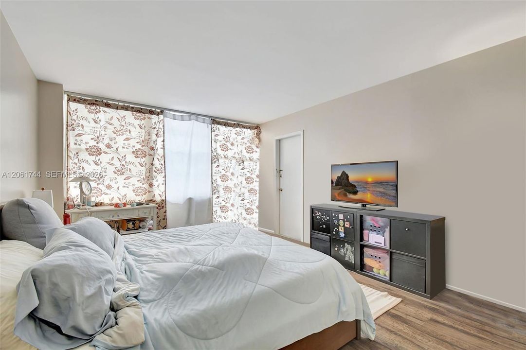 En Venta: $240,000 (2 camas, 2 baños, 1565 Pies cuadrados)
