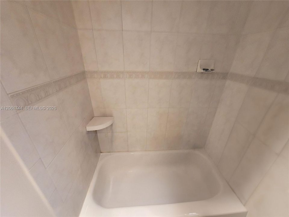 En Venta: $240,000 (2 camas, 2 baños, 1565 Pies cuadrados)