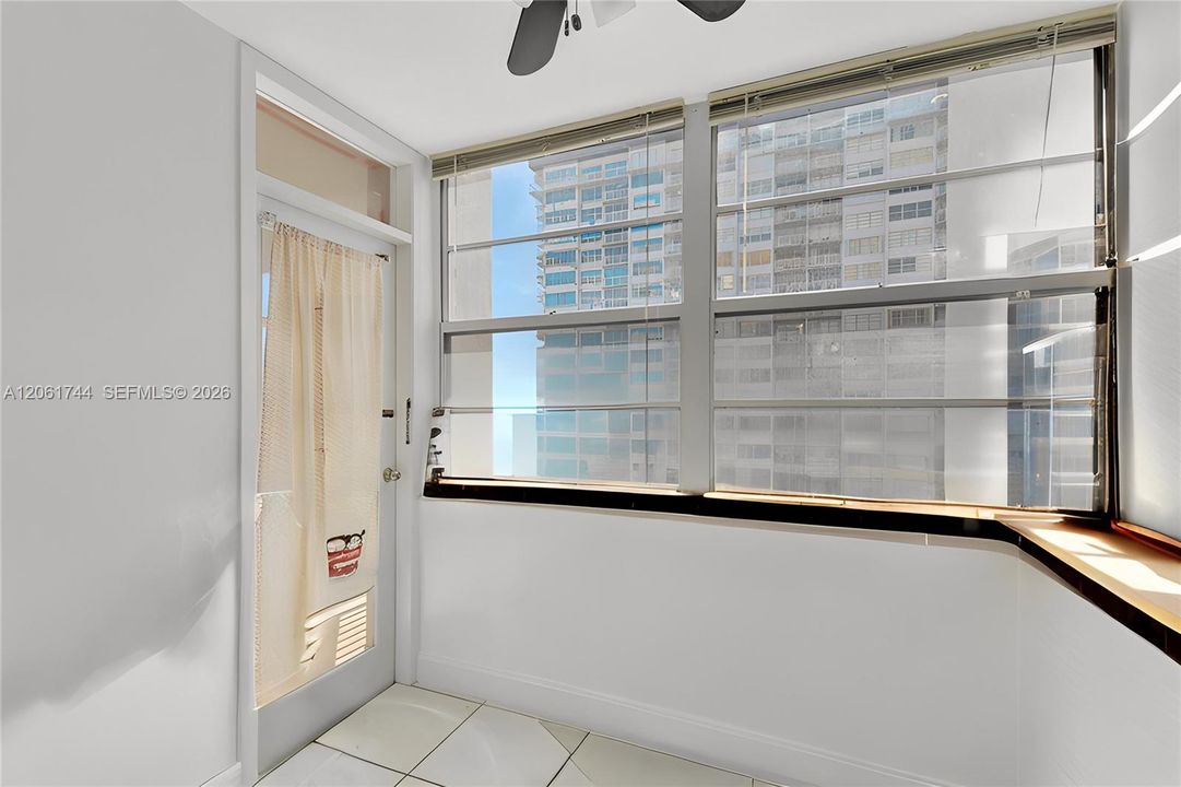 En Venta: $240,000 (2 camas, 2 baños, 1565 Pies cuadrados)