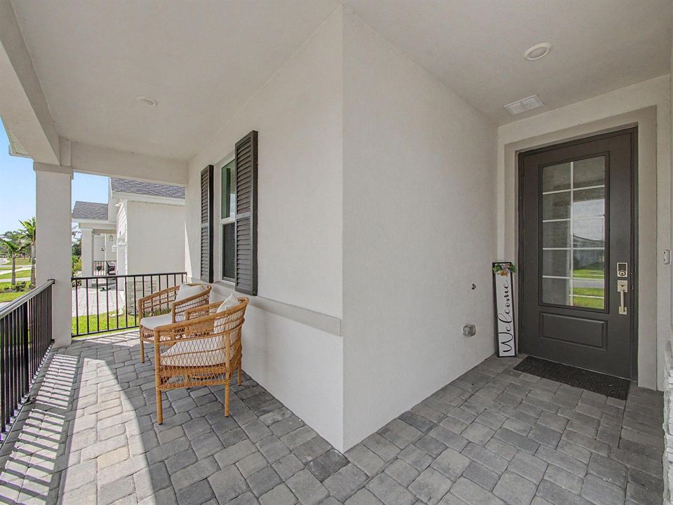 Porch/Exterior Entry