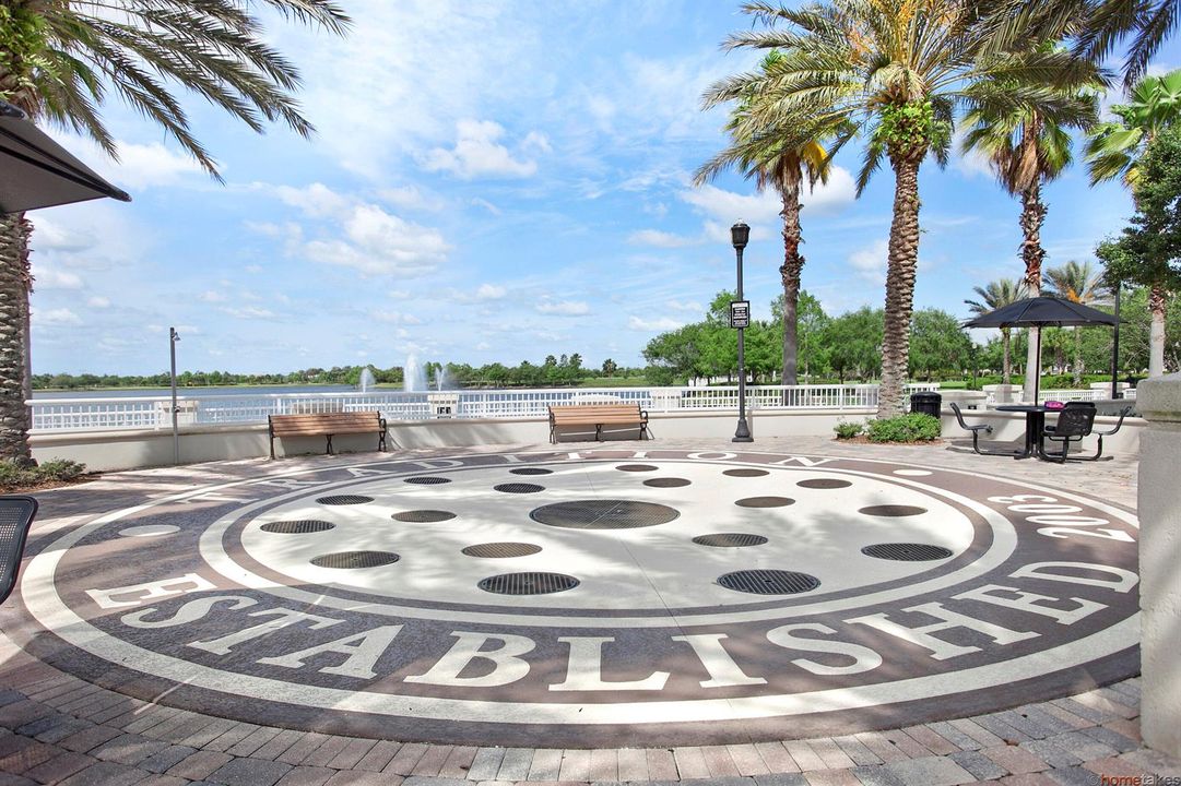 10 Tradition Fountain