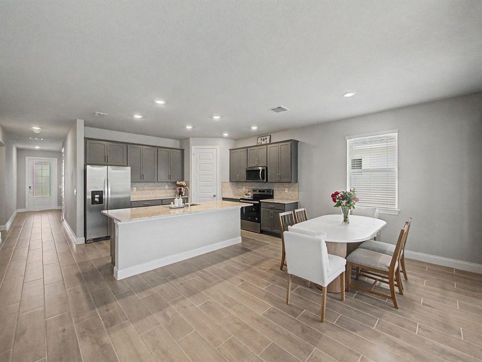 Kitchen/Foyer