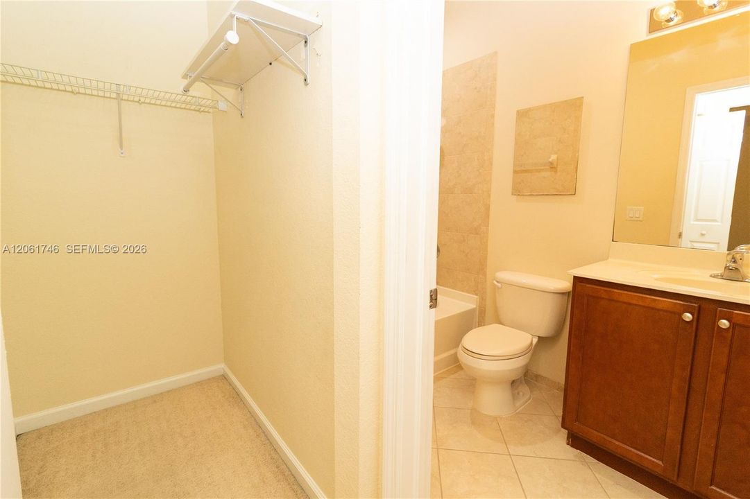 В аренду: $2,550 (2 спален, 2 ванн, 1121 Квадратных фут)