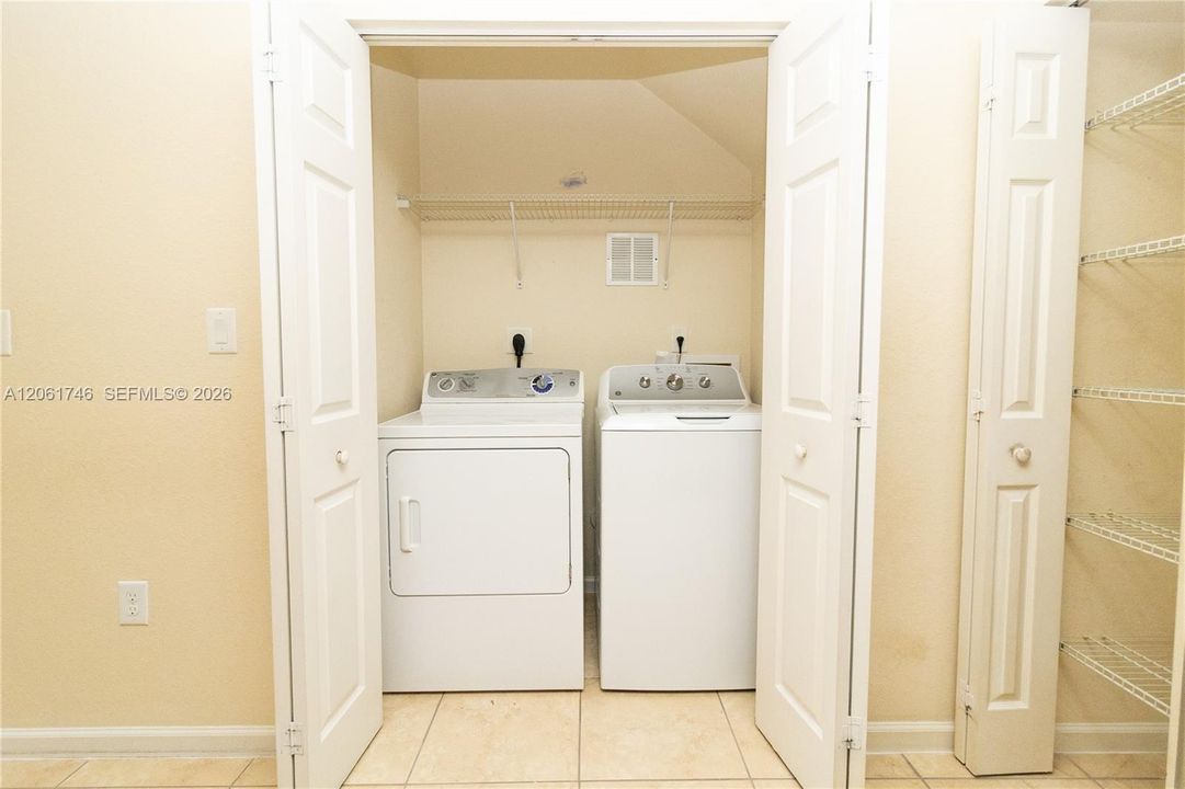 В аренду: $2,550 (2 спален, 2 ванн, 1121 Квадратных фут)