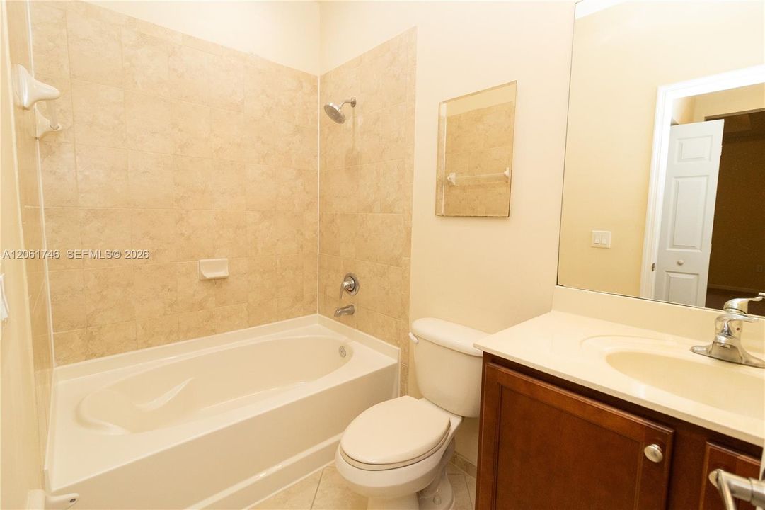 В аренду: $2,550 (2 спален, 2 ванн, 1121 Квадратных фут)