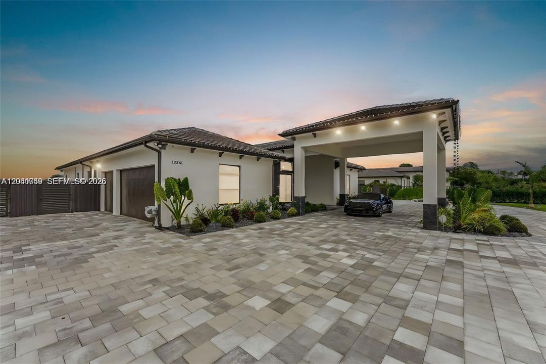For Sale: $1,875,000 (5 beds, 3 baths, 3104 Square Feet)