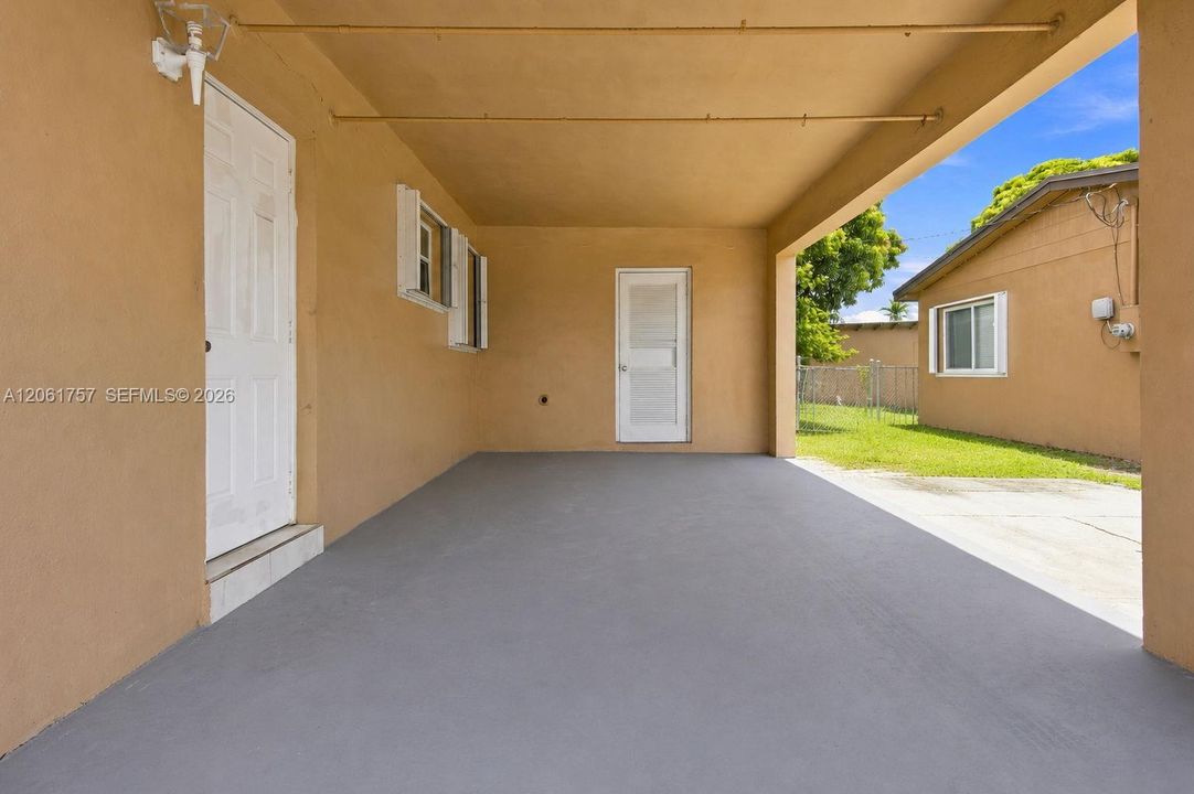 For Sale: $505,000 (3 beds, 2 baths, 1350 Square Feet)