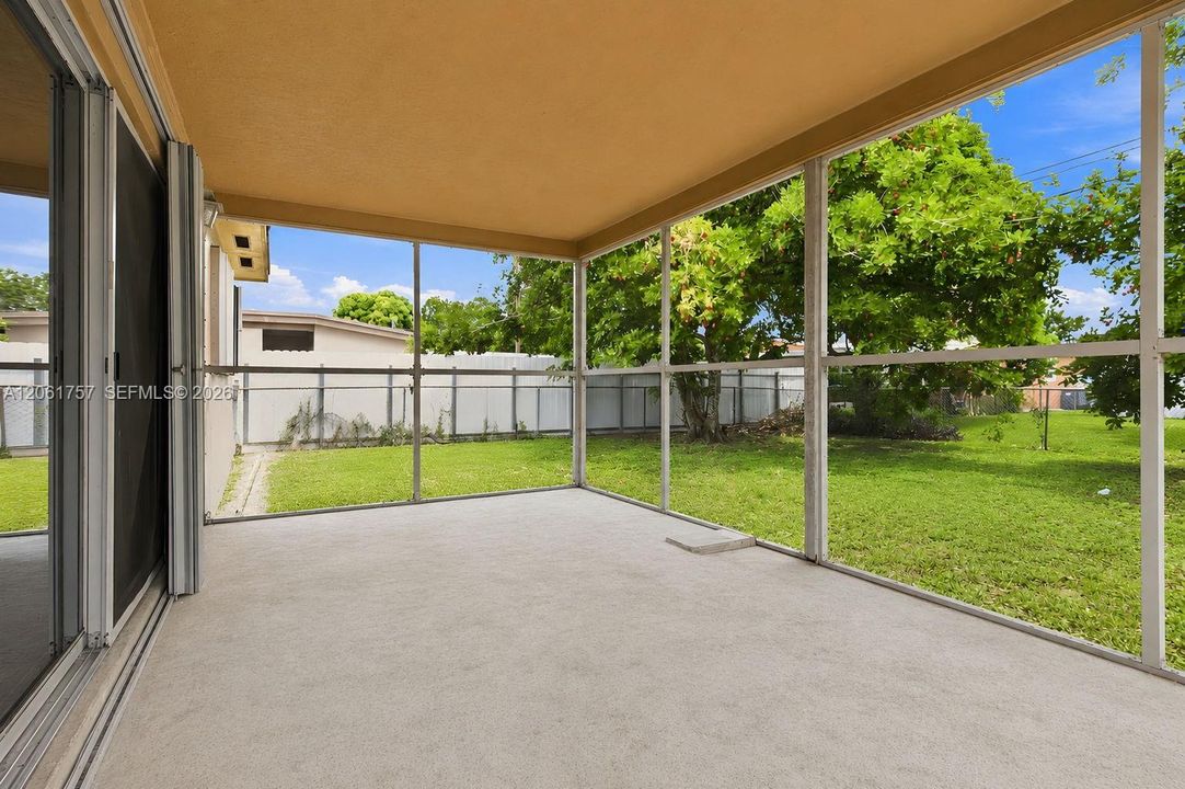 For Sale: $505,000 (3 beds, 2 baths, 1350 Square Feet)