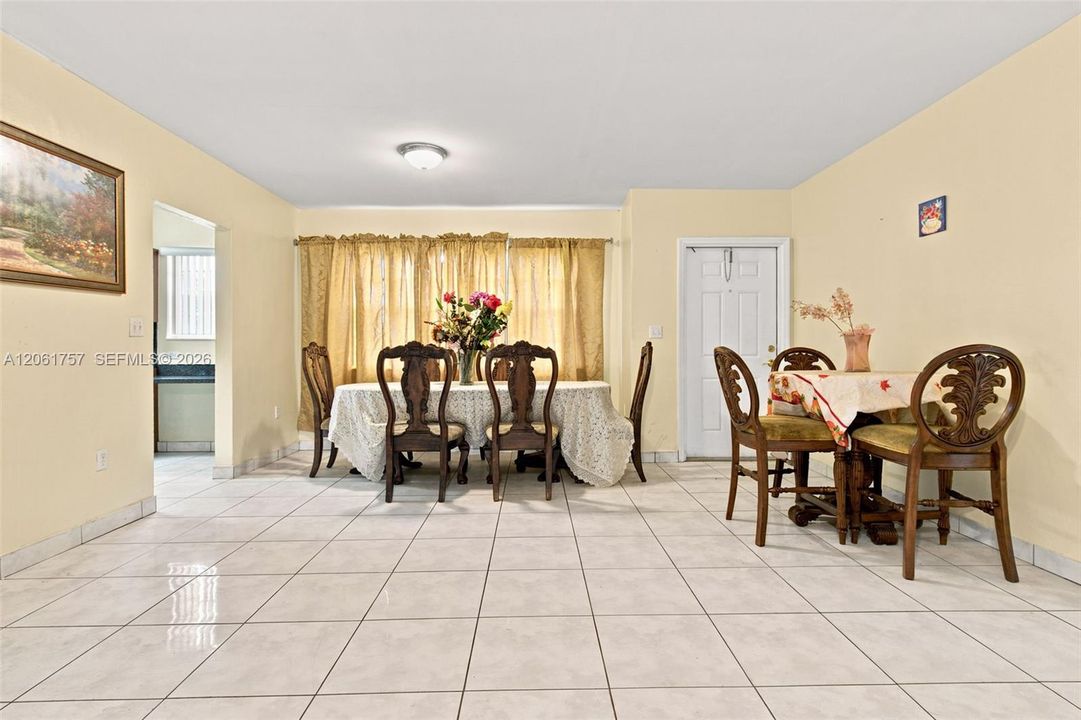 For Sale: $505,000 (3 beds, 2 baths, 1350 Square Feet)