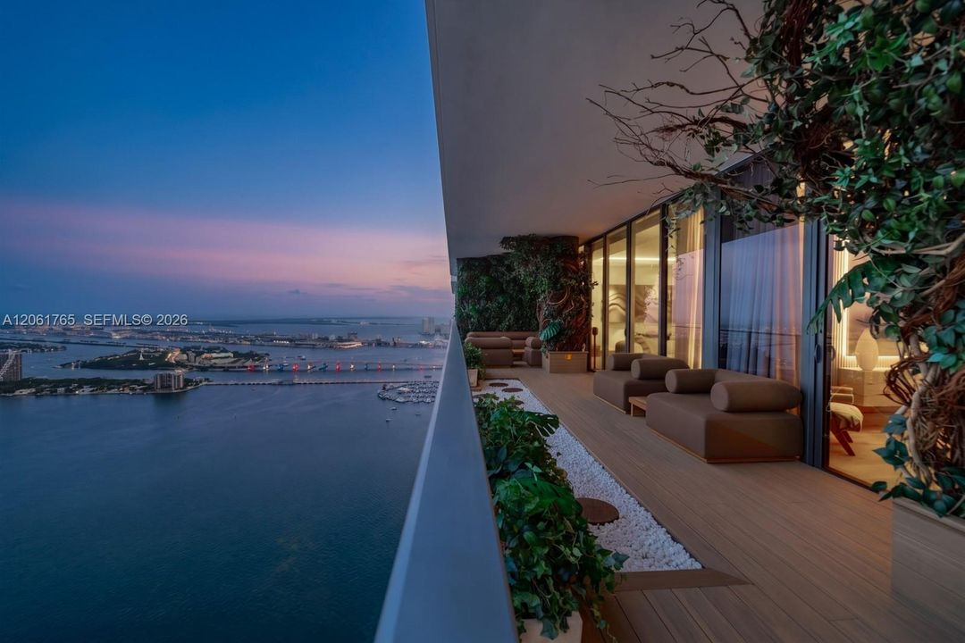 For Sale: $5,750,000 (4 beds, 5 baths, 2694 Square Feet)