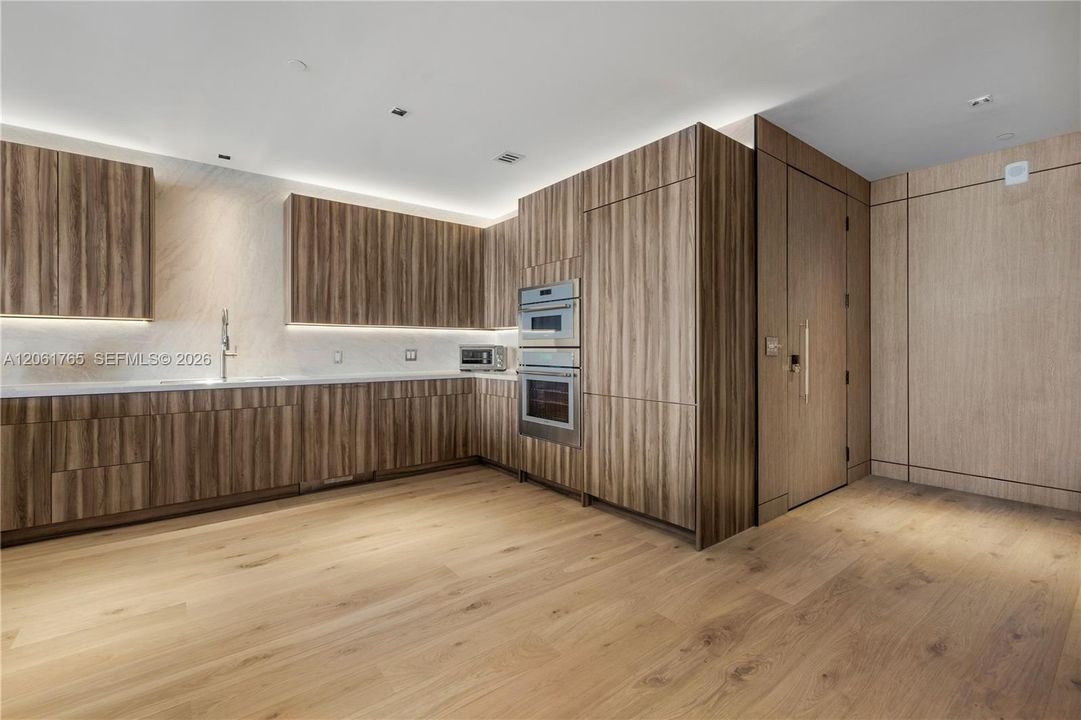 For Sale: $5,750,000 (4 beds, 5 baths, 2694 Square Feet)