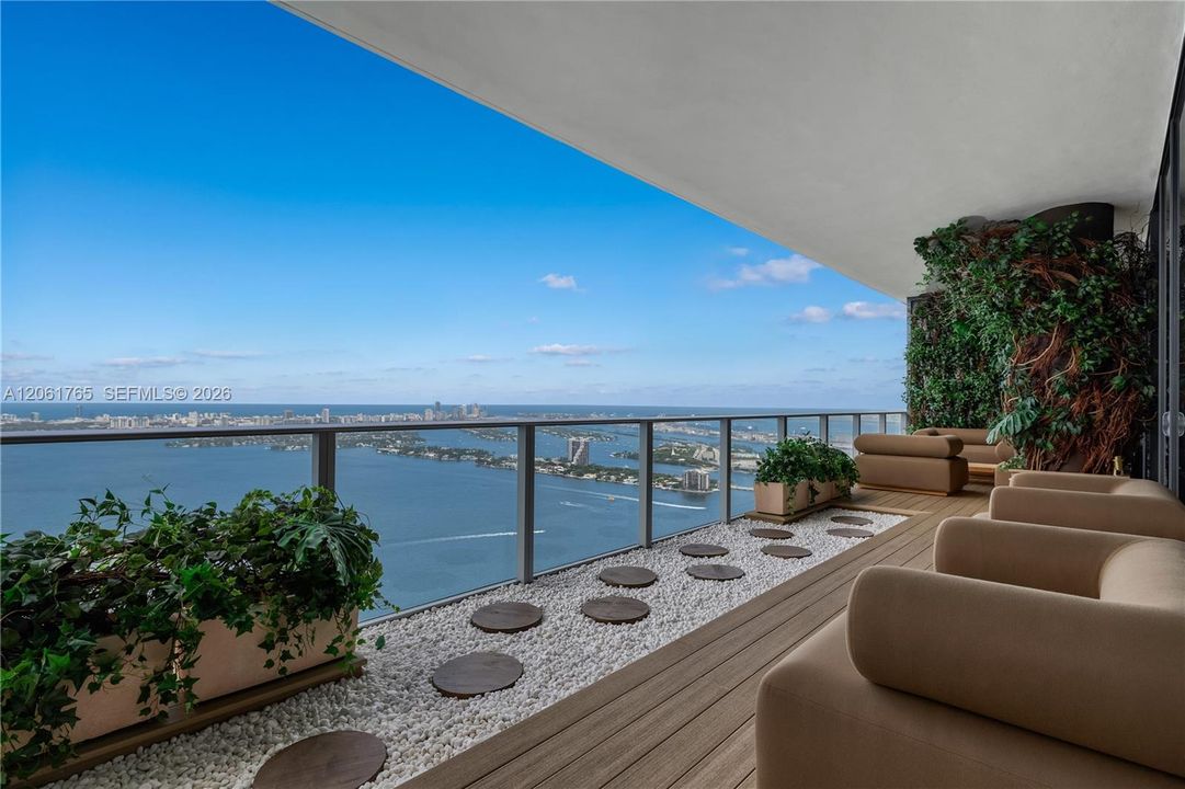 For Sale: $5,750,000 (4 beds, 5 baths, 2694 Square Feet)