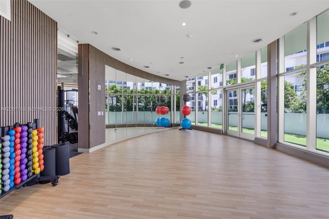 For Sale: $5,750,000 (4 beds, 5 baths, 2694 Square Feet)