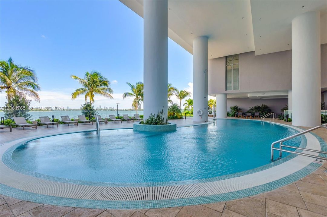 For Sale: $5,750,000 (4 beds, 5 baths, 2694 Square Feet)
