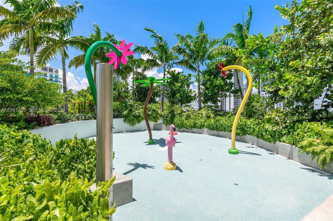 For Sale: $5,750,000 (4 beds, 5 baths, 2694 Square Feet)