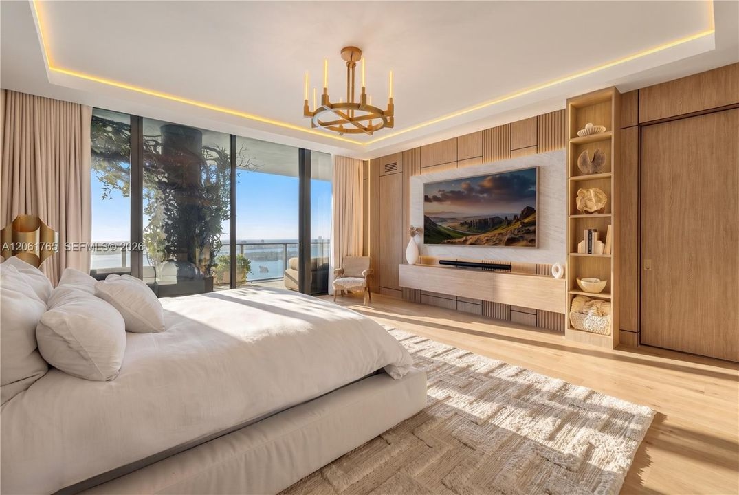 For Sale: $5,750,000 (4 beds, 5 baths, 2694 Square Feet)