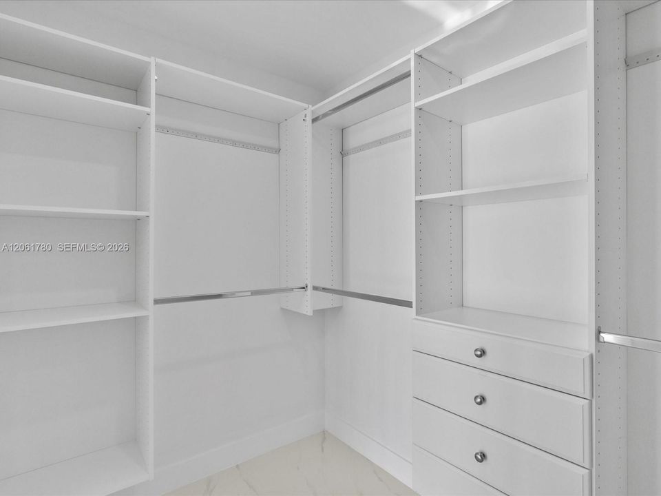 В аренду: $8,800 (3 спален, 3 ванн, 0 Квадратных фут)