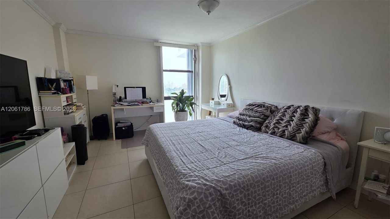 For Rent: $2,950 (2 beds, 2 baths, 996 Square Feet)