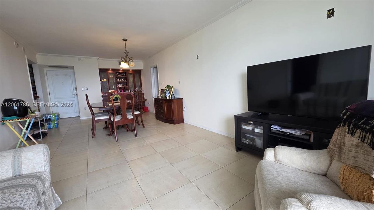 For Rent: $2,950 (2 beds, 2 baths, 996 Square Feet)