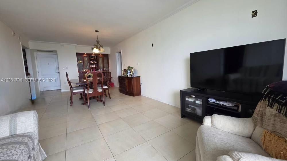 For Rent: $2,950 (2 beds, 2 baths, 996 Square Feet)