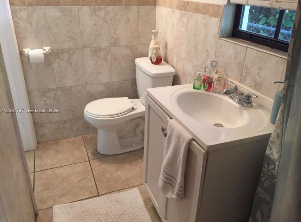 В аренду: $1,800 (1 спален, 1 ванн, 600 Квадратных фут)