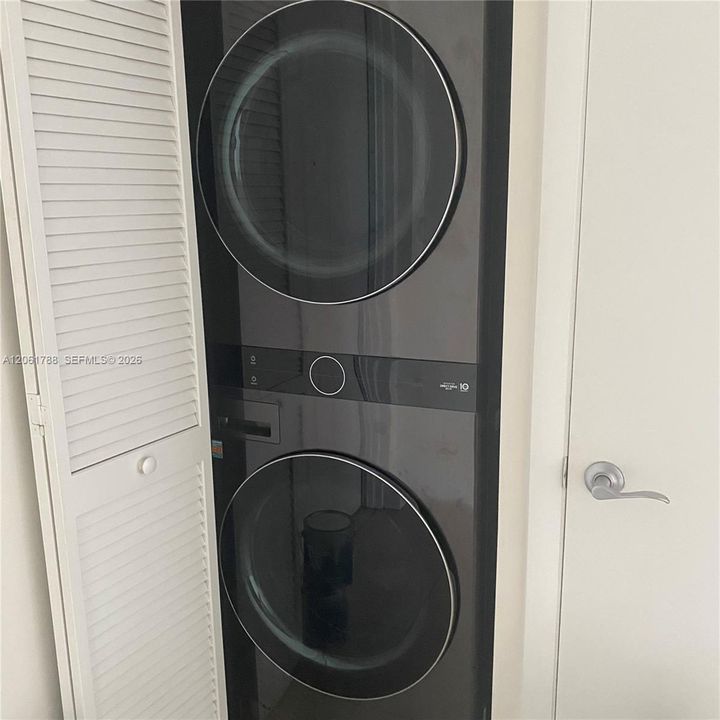 В аренду: $3,000 (2 спален, 2 ванн, 979 Квадратных фут)