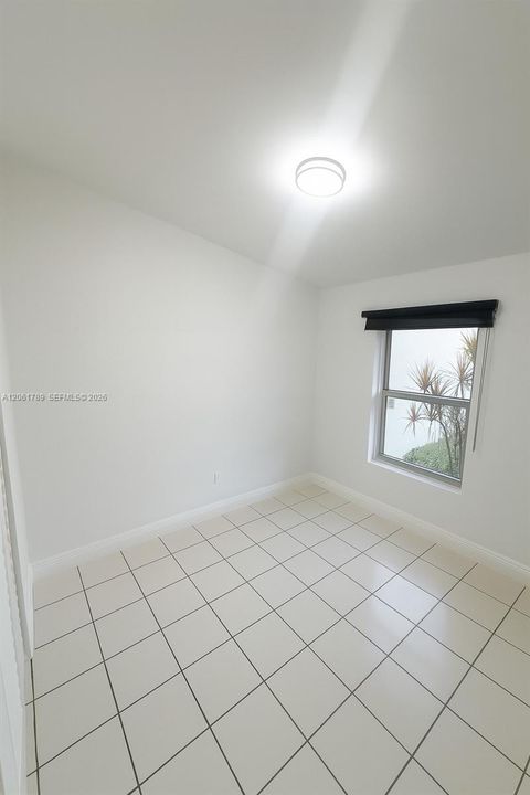 В аренду: $2,500 (3 спален, 1 ванн, 1015 Квадратных фут)
