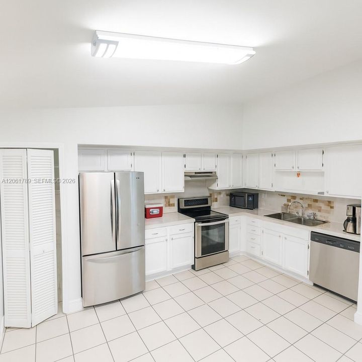 В аренду: $2,500 (3 спален, 1 ванн, 1015 Квадратных фут)