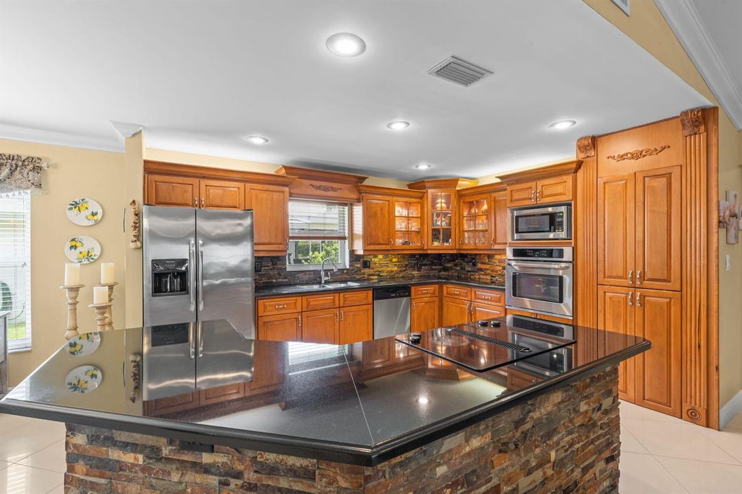 30-web-or-mls-8663 NW 50th Dr Coral Spri