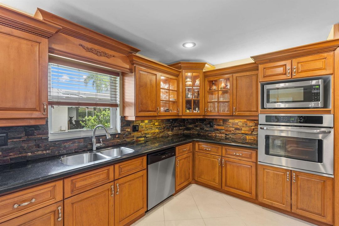37-web-or-mls-8663 NW 50th Dr Coral Spri