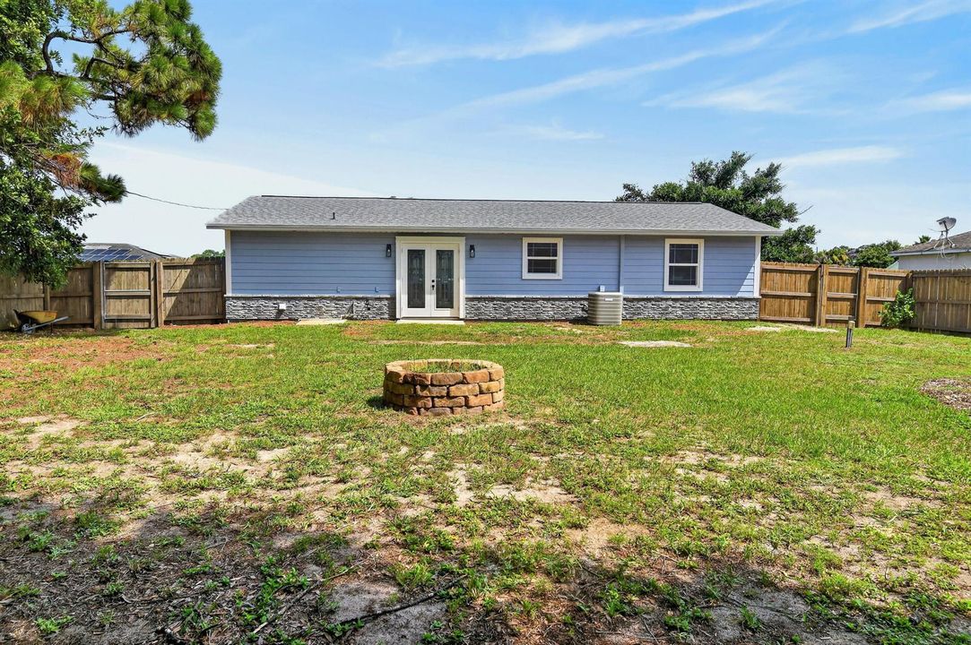 1050SEColoradoAve(20)