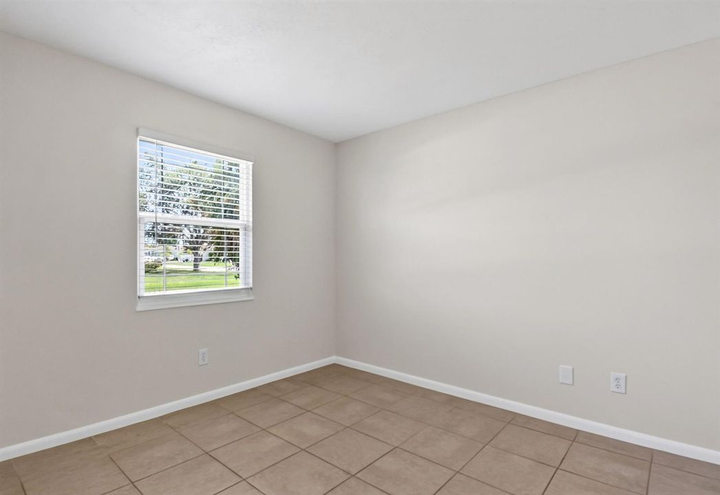 1050SEColoradoAve(17)