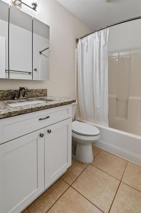 1050SEColoradoAve(15)