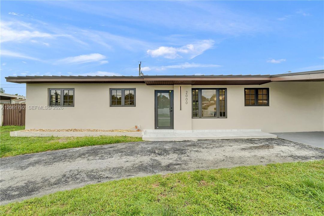 На продажу: $885,000 (5 спален, 3 ванн, 1845 Квадратных фут)