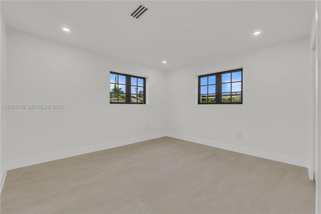 На продажу: $885,000 (5 спален, 3 ванн, 1845 Квадратных фут)
