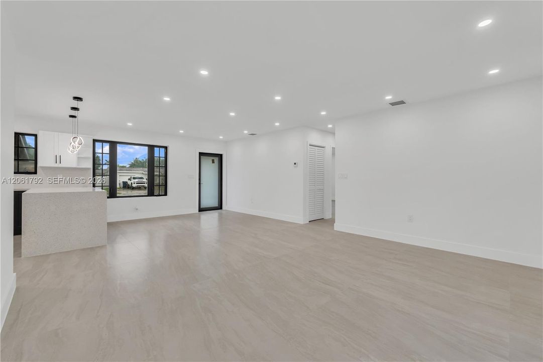 На продажу: $885,000 (5 спален, 3 ванн, 1845 Квадратных фут)