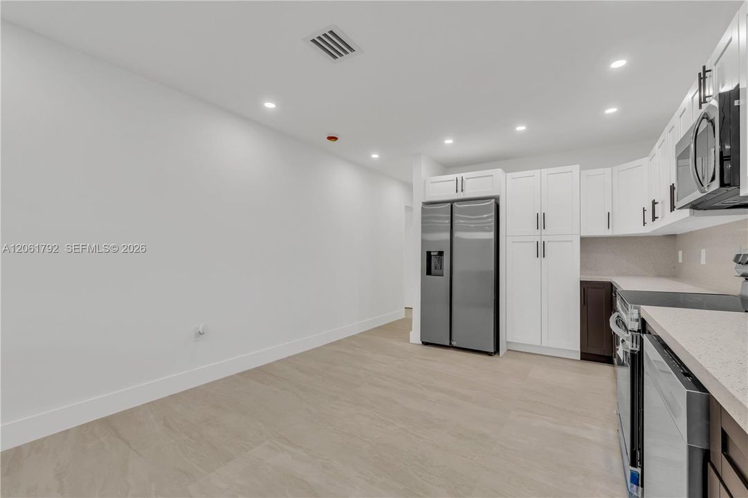 На продажу: $885,000 (5 спален, 3 ванн, 1845 Квадратных фут)